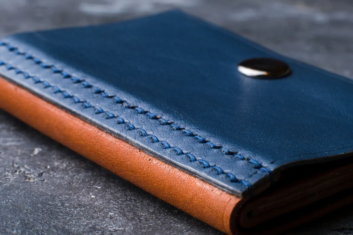 porte-cartes en cuir pour femme bleu et marron